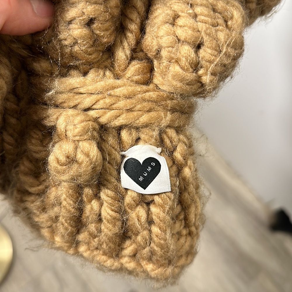 Mum’s Handmade Bubble Ribbed Scarf - Picture 8 of 11
